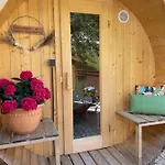 Grosses Apartment Im Kraemerhaus In Annaberg , 4 Schlafzimmer, 2 Badezimmer, 8 Personen, Zentrum