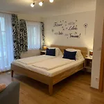 Grosses Apartment Im Kraemerhaus In Annaberg , 4 Schlafzimmer, 2 Badezimmer, 8 Personen, Zentrum Apartment