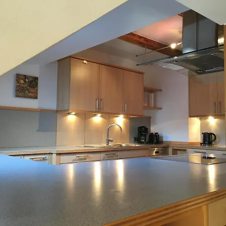 Grosses Im Kraemerhaus In , 4 Schlafzimmer, 2 Badezimmer, 8 Personen, Zentrum * אנברג אים לאמרטל